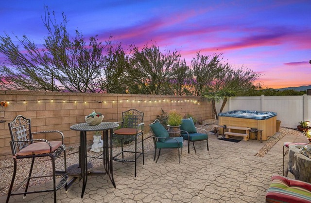 Tranquil Oasis Retreat: Luxurious Hot Springs Home with Breathtaking Views