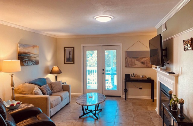 Tranquil Retreat at Club Cottage