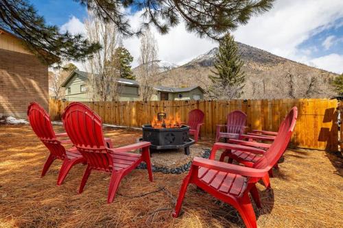 Tranquil Retreat: Luxury Home at Mount Elden's Foothills, Steps from Route 66 and Flagstaff Mall