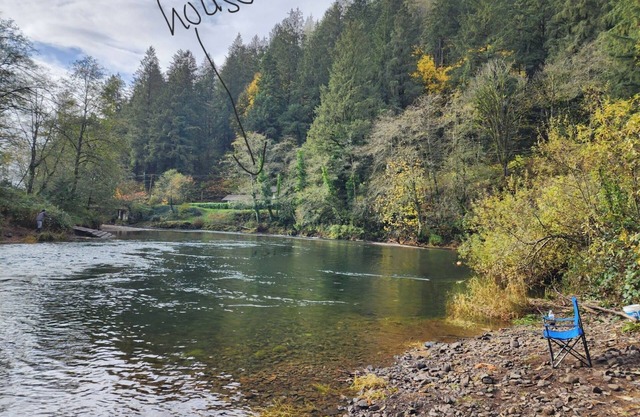 Tranquil Riverfront Retreat Near Tillamook's Best