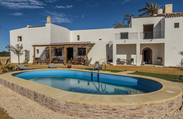 Tranquil Rural Villa 3 beds 2 baths Private Pool, great views, close to the sea