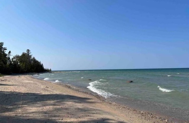 Tranquil Shores Lake Huron Beachfront-Modern and Luxurious