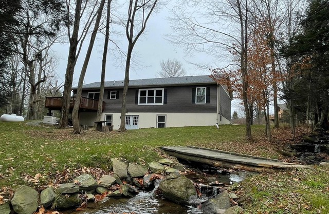 Tranquil, Stylish Elk Mountain Home with Lake Access