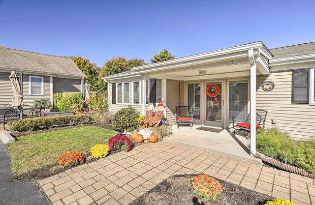 Tranquil Swansea Retreat w/ Fire Pit & Grill!