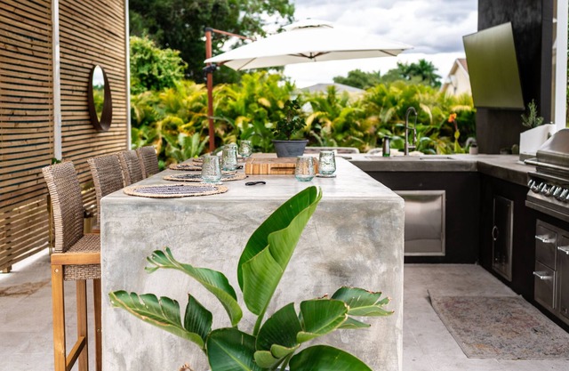 Tranquil, Tropical Guest House with Heated Spa