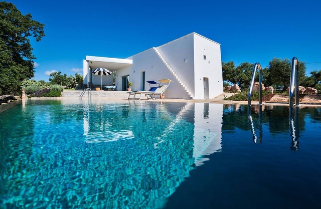 Moderne Villa in Cisternino mit Swimmingpool
