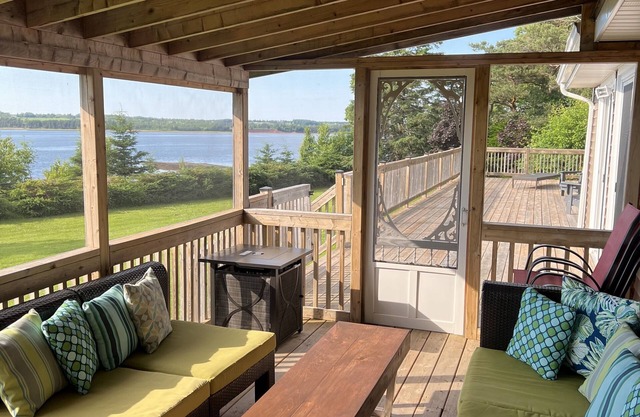 Tranquil Waterfront Cottage Charlottetown Area