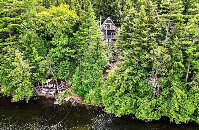 Tranquil Waterfront A-Frame Chalet! Endless fun swimming, kayaking and more!