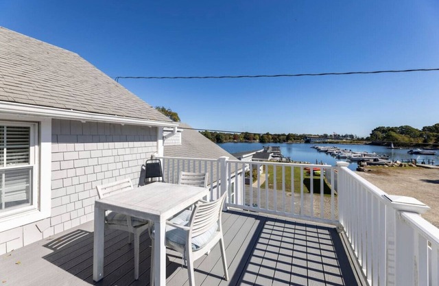 Tranquil Waterfront in Groton