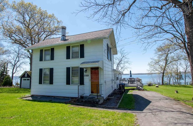 Ruhe Basis: "Cayuga Lakehouse 1 Meile von Aurora Inn Hochzeitsort"