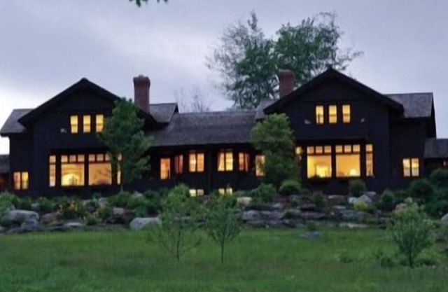 Trapp Family Lodge Villa in Stowe, 3-BRs, Sleeps 8, Dec 21-28; Dec 28-Jan 4