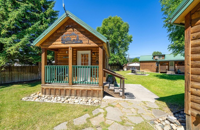 Trapper cabin