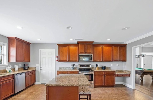 TRAVEL BALL OR SOCCER-CENTRAL LOCATION-NEAR OWA-TANGER MALL-GOLF-BOWLING & MORE