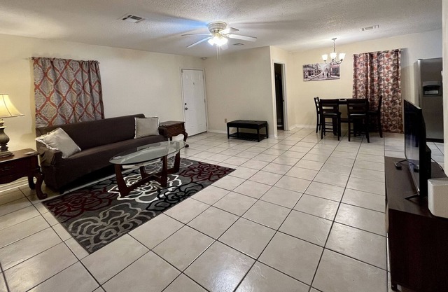 Travel Nurses/Corporate Housing
