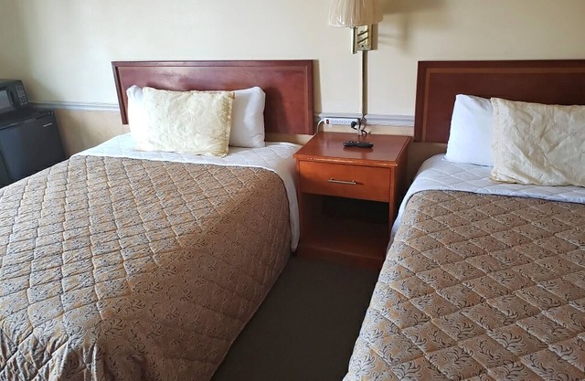 Traveler's Choice Motel