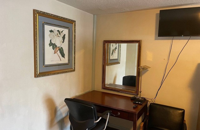 Budget Host Alexandria