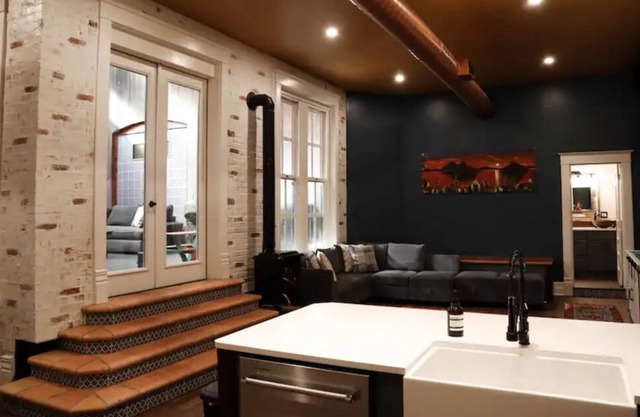 Traveler’s Oasis- Luxury Historic Loft w/Terrace