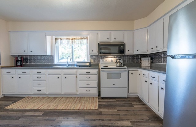 Traveling Professionals-Extended Stay-Pet Friendly!