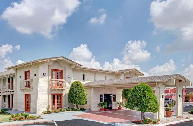 Travelodge by Wyndham North Richland Hills/Dallas/Ft Worth