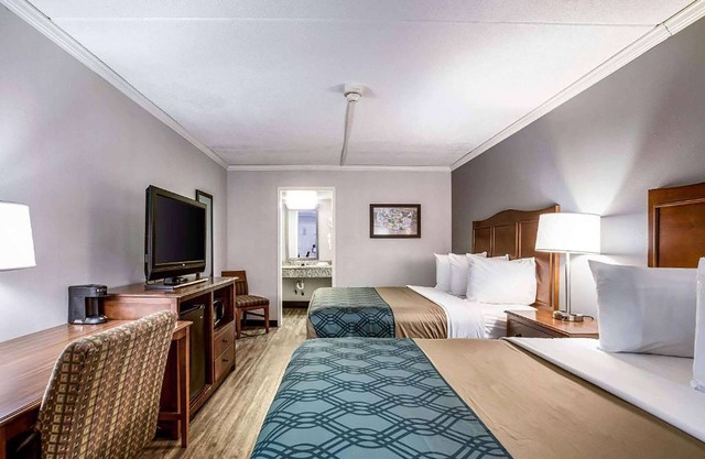 Travelodge by Wyndham Canton/Livonia Area, MI