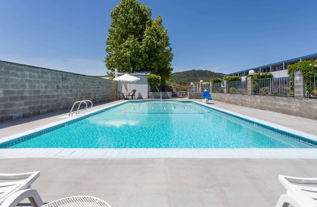 Travelodge by Wyndham Grants Pass