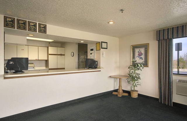 Travelodge by Wyndham Hudsonville