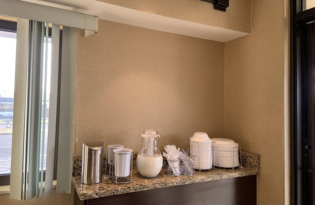 Travelodge by Wyndham Holland/Toledo