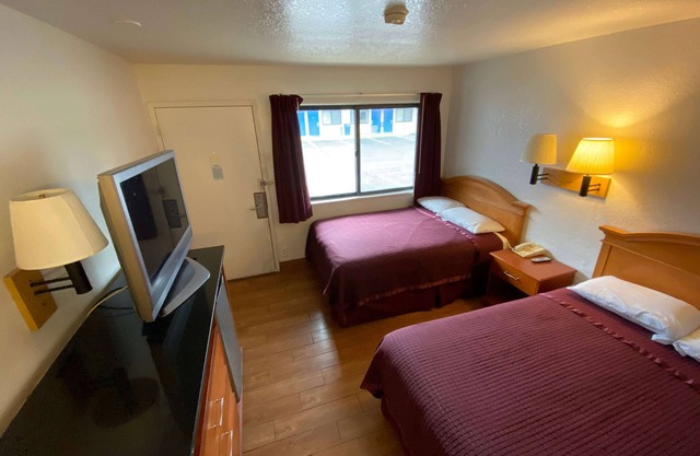 Travelodge by Wyndham Grand Rapids North