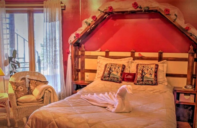 TREE HOUSE INN ROOMS - My Lake Home & Tree House Inn Rooms