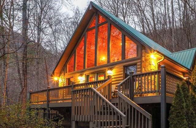 Tree-Lined Cabin w/ Hot Tub & Deck in Bryson City