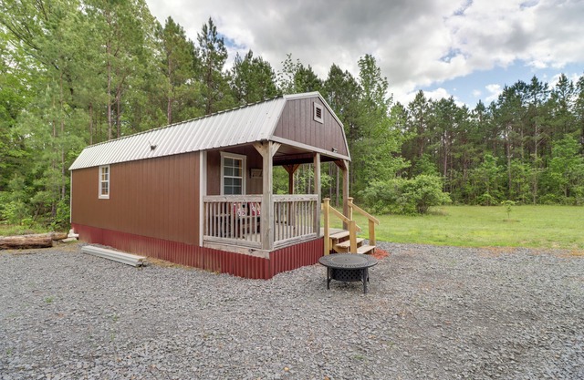 Tree-Lined Higden Retreat: Close to Parks + Trails