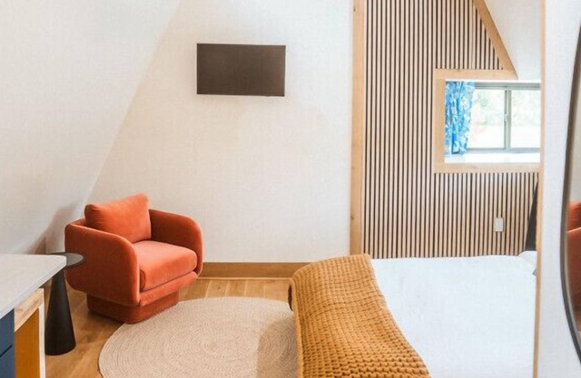 Treehouse 1 · Honeymoon Treehouse Retreat & Spa with Hot Tub