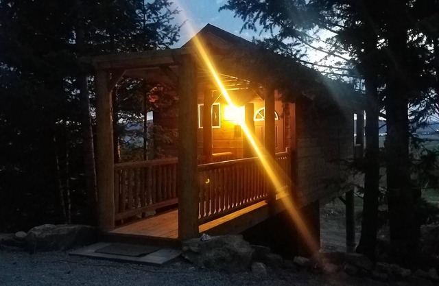 "Baumhaus" Neubau! In der Nähe von Yellowstone!