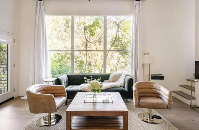 Treehouse studio, secluded & chic hiker’s paradise