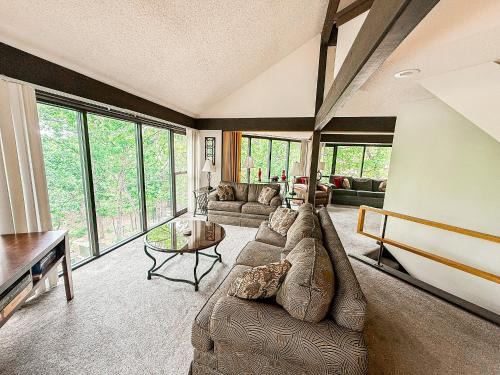 Treehouse Treetop Vllage57-3bed3bapools-8pp