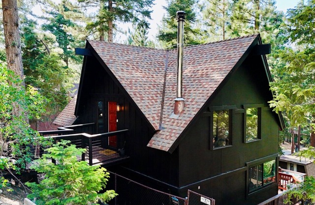 TreeLicious | Jacuzzi, Cozy Chalet close to Slopes