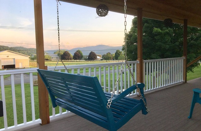 TREEMENDOUS VIEWS COTTAGE