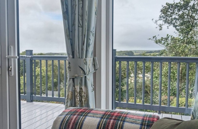 Treetop Lodge - Luxury holiday chalet near Bude on exclusive Holiday Park