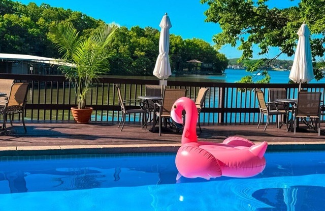 Treetop Village22-2Bed/2Bath/Pools/Dock/Pickleball/Fitness Center-6-8PP-Four Seasons Area