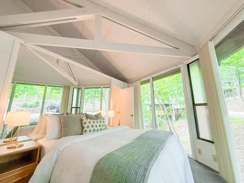 Treetop Village-2bed2bathpoolsdockpickleball