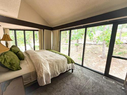 Treetop Village-3bed3bathpoolsdock8pp