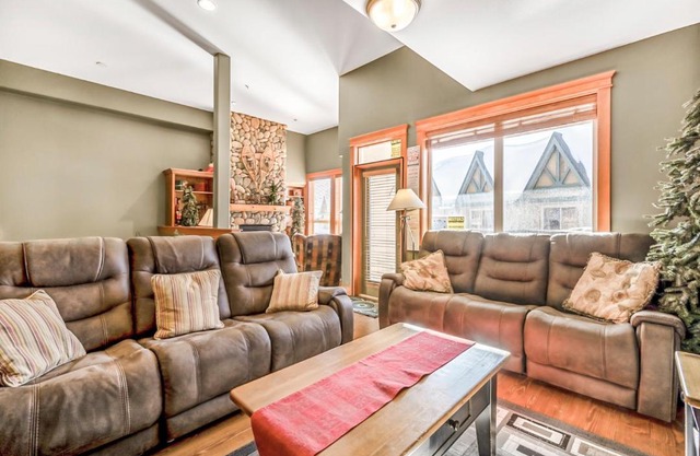 Treetops Ski Luxury Townhouse