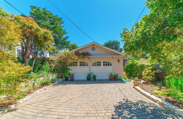 Tremendous 3-bedroom cottage in Carmel-by-the-Sea