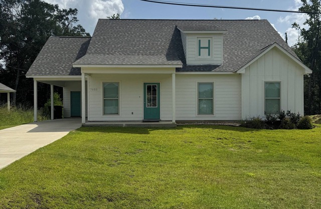 Tremendous 4-bedroom house with tons of amenities for your needs in Zachary!