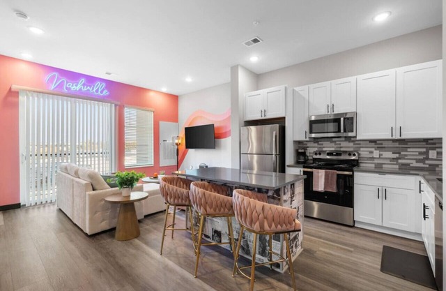 Trendy 2BR Home in Nashville’s Heart