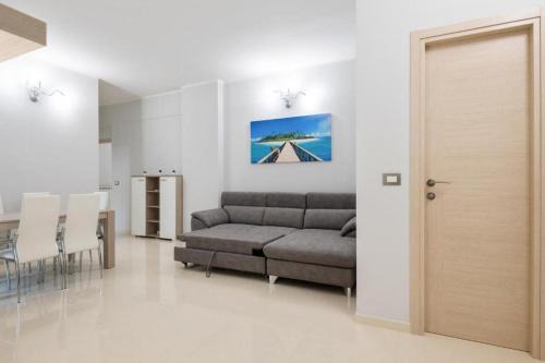 TRENDY APARTMENT CLOSE to the beach