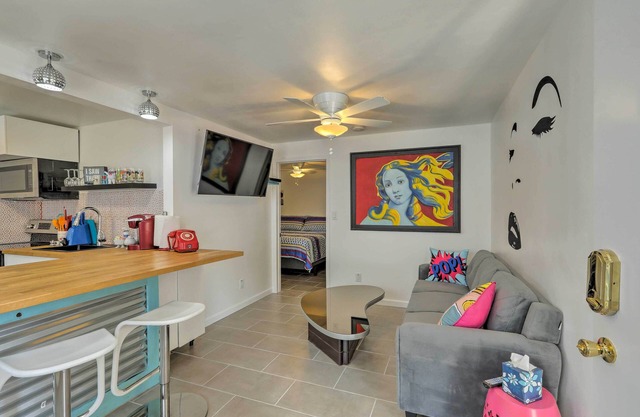 NEU! Winslow Apt auf Rte 66 von Standin 'an einer Ecke