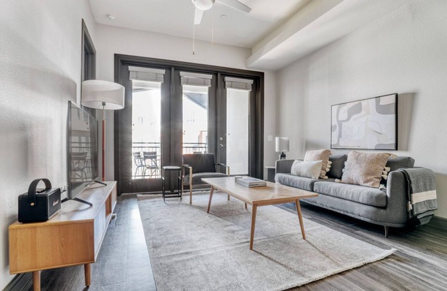 Trendy Domain 2BR w/ Gym, Pool & W/D, nr restaurants, by Blueground
