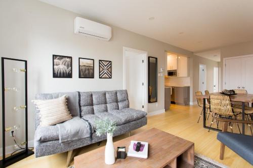 Trendy Little Italy 3 Bedroom Condo by Den Stays