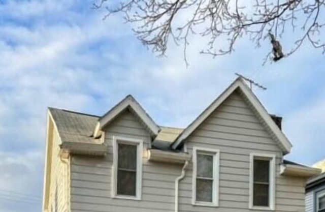 Trendy Pontiac three Bedroom